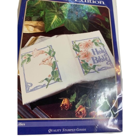 Bucilla Stamped Fabric Bible Cover Kit Lilies 64201 - Picture 3 of 6